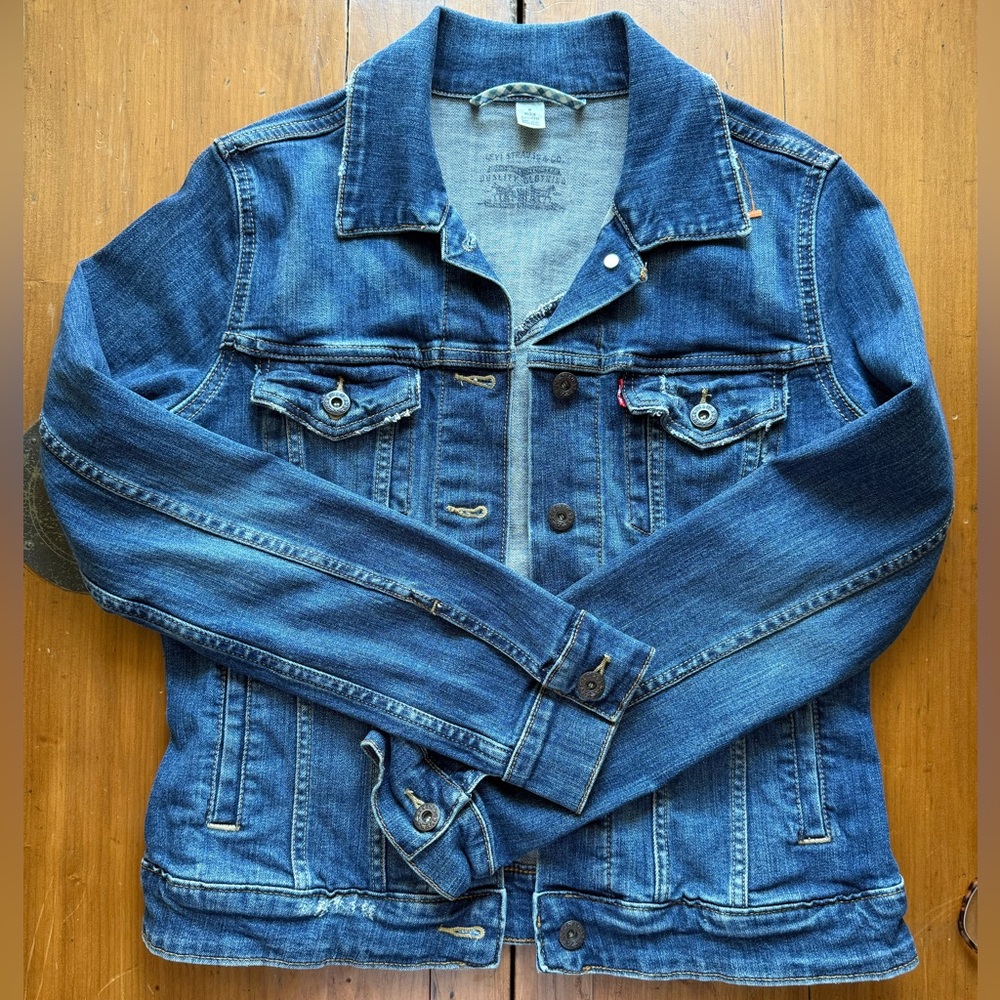 Women’s Levi Strauss Jean Jacket Medium